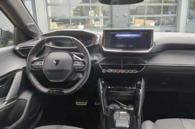 Peugeot e-208 (2024) thumbnail 5