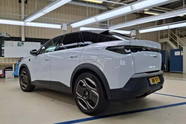 Peugeot 3008 (2025) thumbnail 3