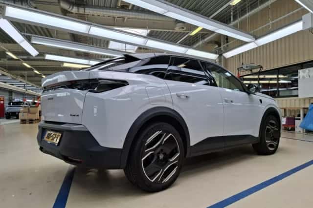 Peugeot 3008 (2025) thumbnail 4