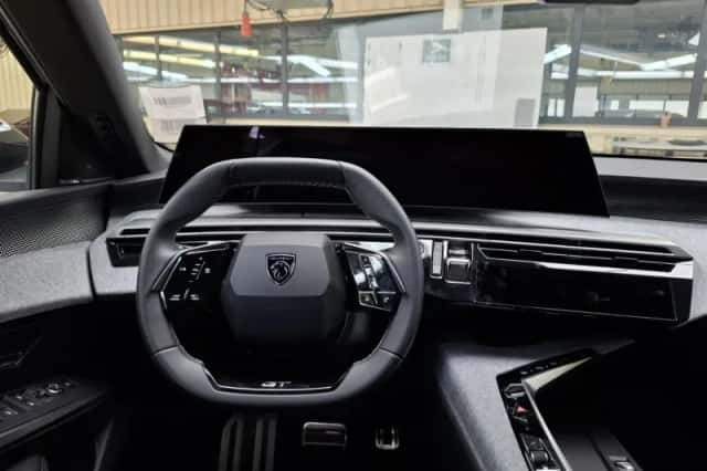Peugeot 3008 (2025) thumbnail 5