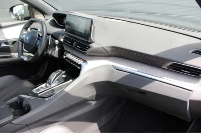 Peugeot 3008 (2022) thumbnail 3