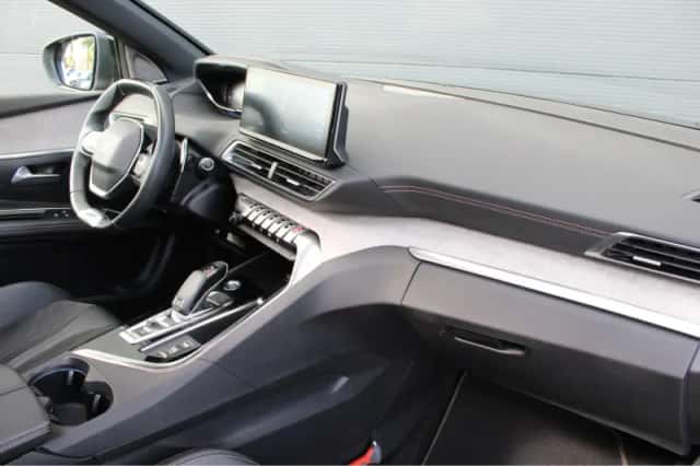 Peugeot 5008 (2021) thumbnail 3
