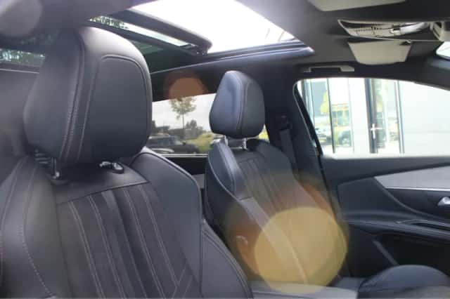 Peugeot 5008 (2021) thumbnail 4