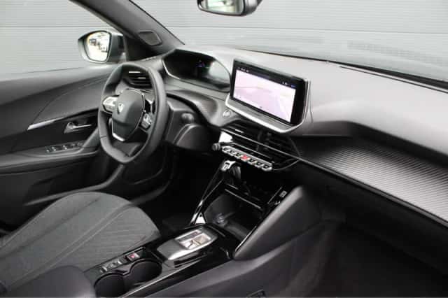 Peugeot e-2008 (2025) thumbnail 3