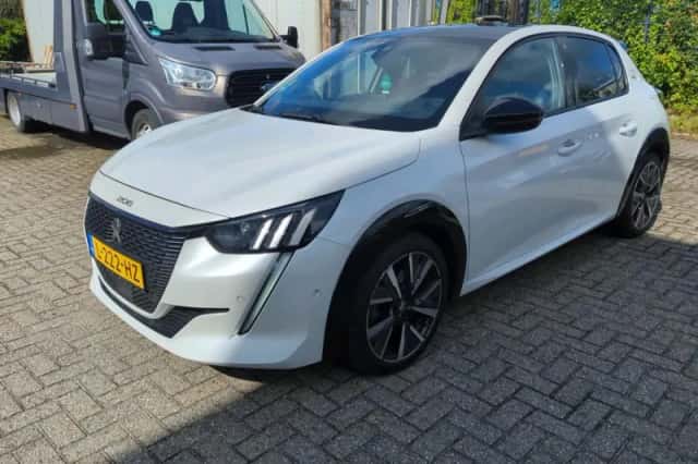 Peugeot 208 (2021) thumbnail 1