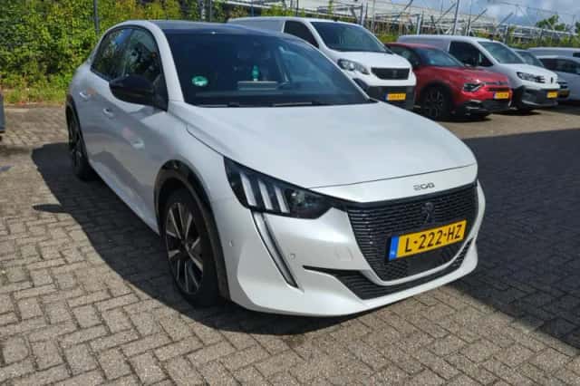 Peugeot 208 (2021) thumbnail 2