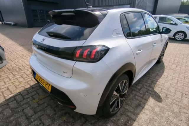 Peugeot 208 (2021) thumbnail 3