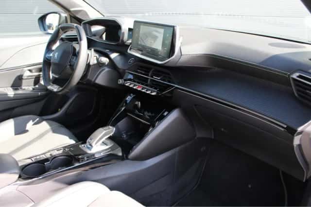 Peugeot 208 (2021) thumbnail 3
