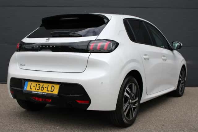 Peugeot 208 (2021) thumbnail 2