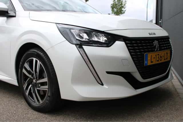 Peugeot 208 (2021) thumbnail 6