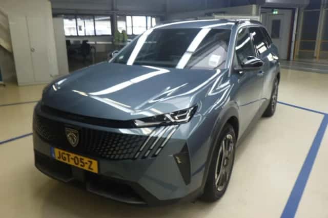 Peugeot E-5008 (2025) thumbnail 1