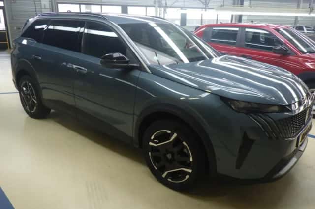Peugeot E-5008 (2025) thumbnail 2