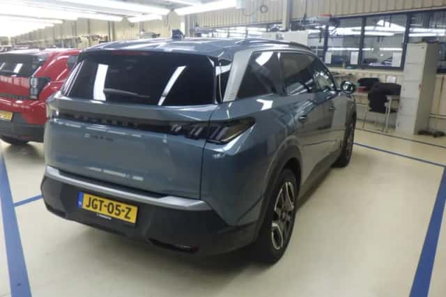 Peugeot E-5008 (2025) thumbnail 3