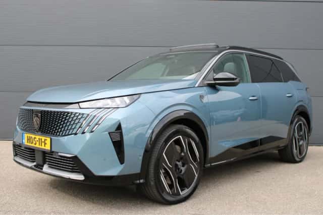 Peugeot E-5008 (2025) thumbnail 1