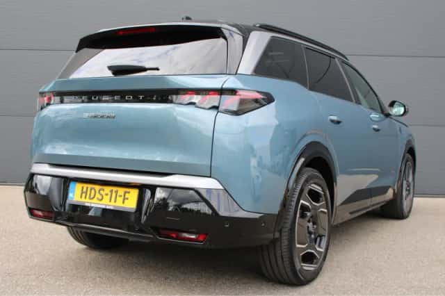 Peugeot E-5008 (2025) thumbnail 2