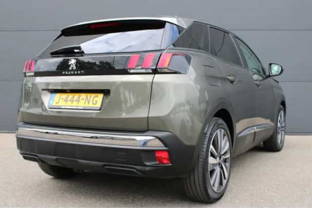 Peugeot 3008 (2020) thumbnail 2