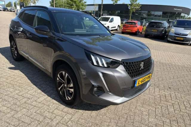 Peugeot 2008 (2021) thumbnail 2