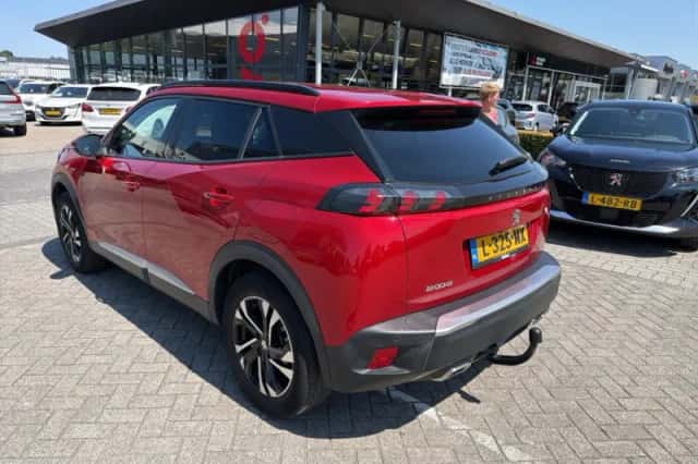 Peugeot 2008 (2021) thumbnail 4