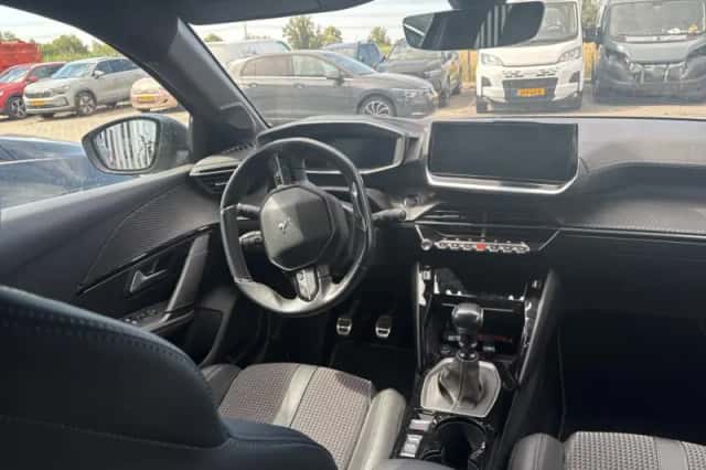Peugeot 208 (2021) thumbnail 5