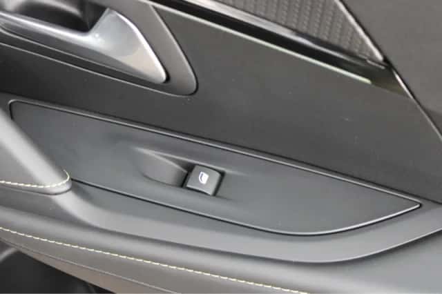 Peugeot 208 (2021) thumbnail 6