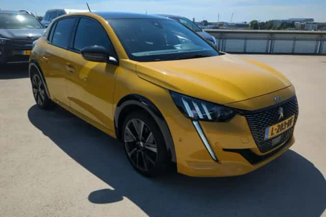 Peugeot 208 (2021) thumbnail 2