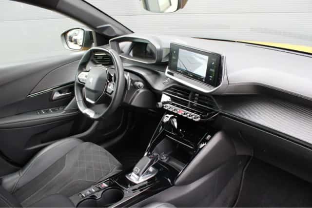 Peugeot 208 (2021) thumbnail 3