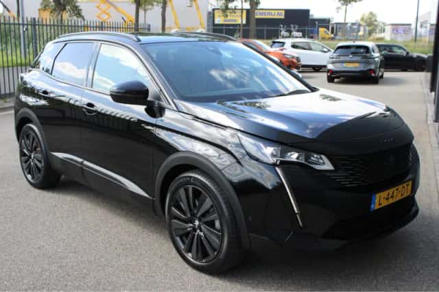 Peugeot 3008 (2021) thumbnail 5
