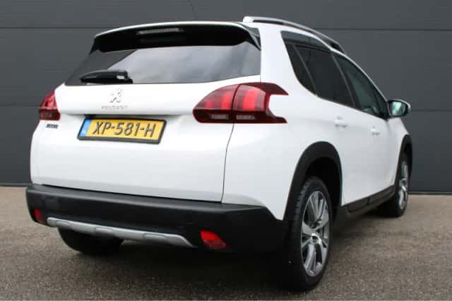 Peugeot 2008 (2018) thumbnail 2