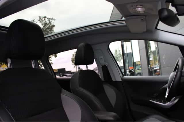 Peugeot 2008 (2018) thumbnail 4