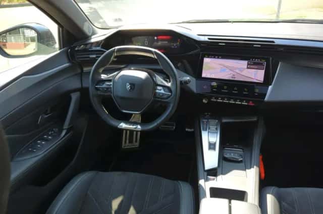 Peugeot 308 (2023) thumbnail 5