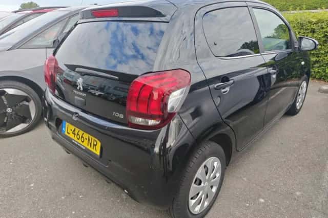 Peugeot 108 (2021) thumbnail 3
