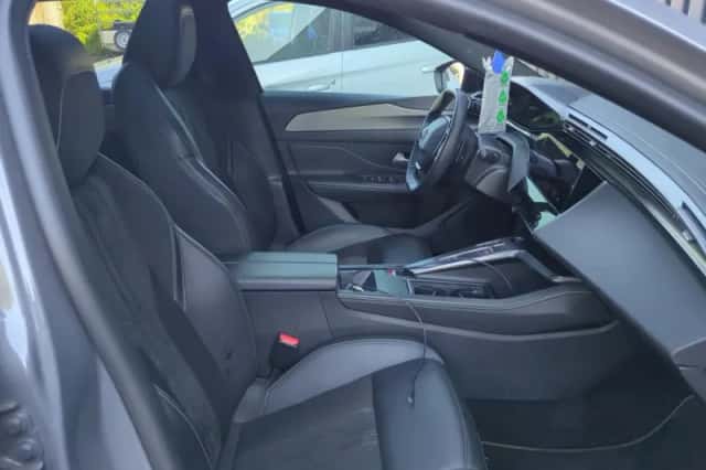 Peugeot 308 (2023) thumbnail 4