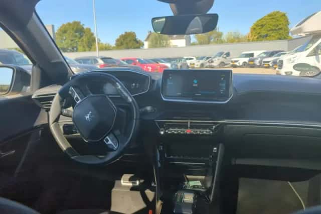 Peugeot e-208 (2022) thumbnail 5