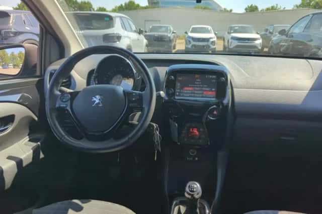 Peugeot 108 (2021) thumbnail 5