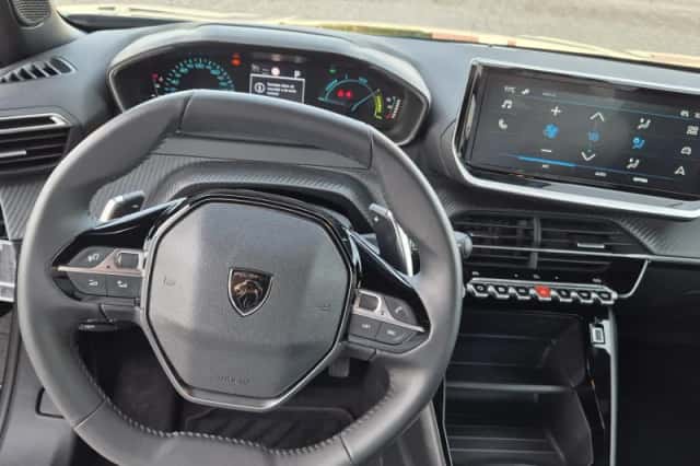 Peugeot 2008 (2024) thumbnail 14