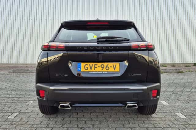 Peugeot 2008 (2024) thumbnail 4