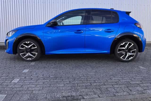 Peugeot 208 (2024) thumbnail 2