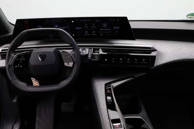 Peugeot 5008 (2025) thumbnail 3
