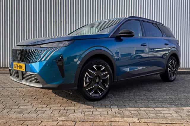 Peugeot 5008 (2025) thumbnail 1