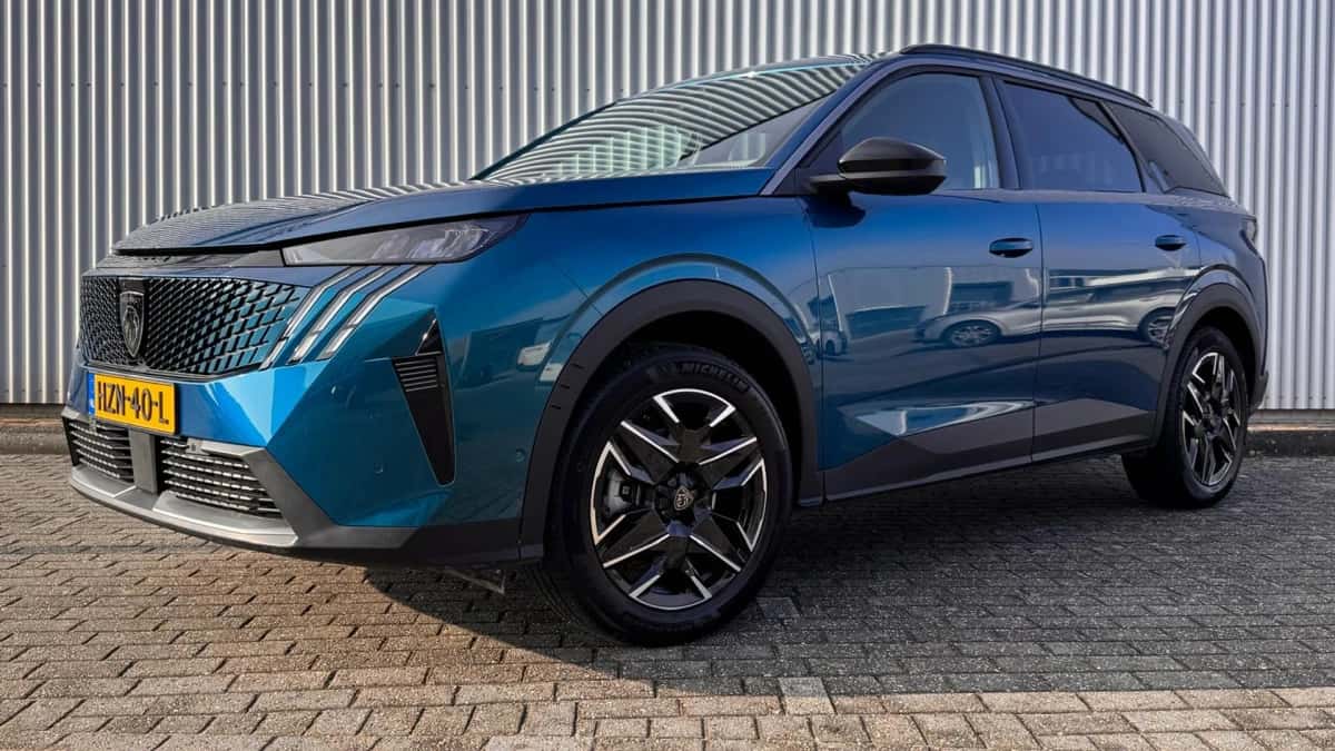 Peugeot 5008 (2025) — foto 1