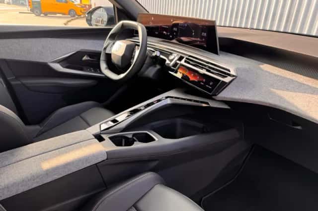 Peugeot 5008 (2025) thumbnail 17