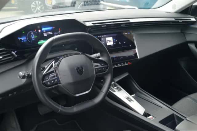 Peugeot 308 (2022) thumbnail 14