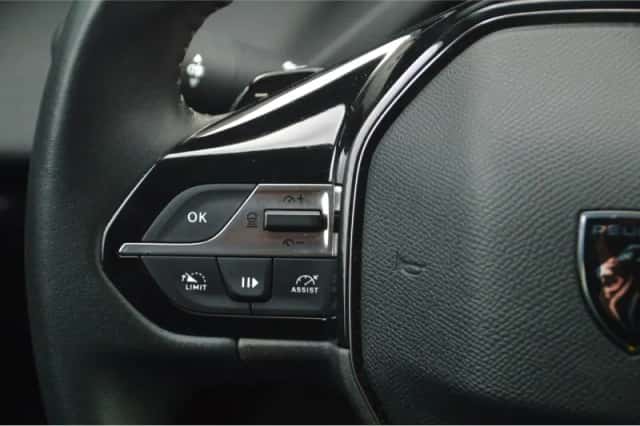 Peugeot 308 (2022) thumbnail 18