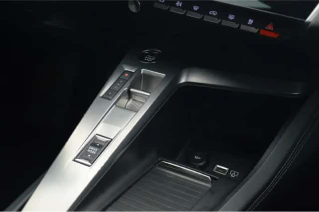 Peugeot 308 (2022) thumbnail 24