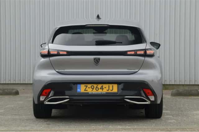 Peugeot 308 (2022) thumbnail 4