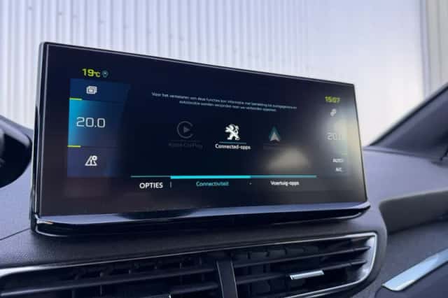 Peugeot 3008 (2023) thumbnail 19
