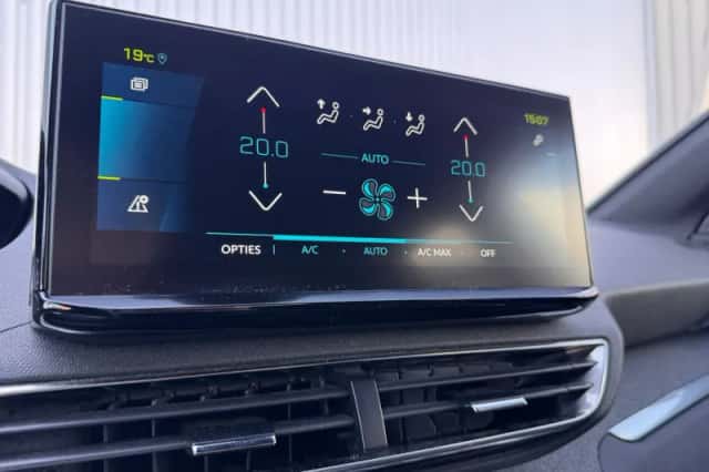 Peugeot 3008 (2023) thumbnail 21