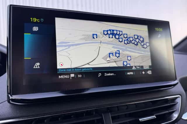 Peugeot 3008 (2023) thumbnail 23
