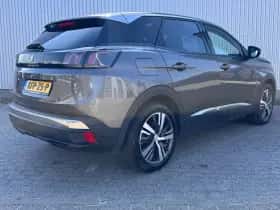 Peugeot 3008 (2023) thumbnail 5