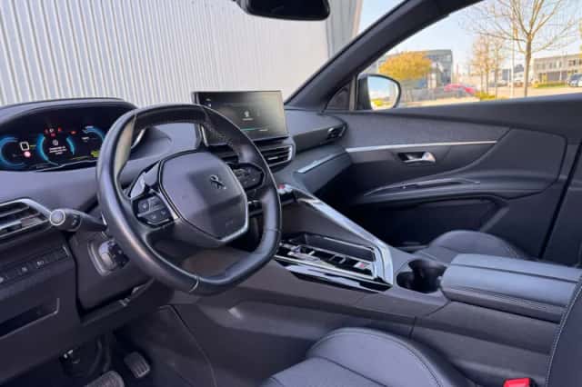 Peugeot 3008 (2023) thumbnail 7